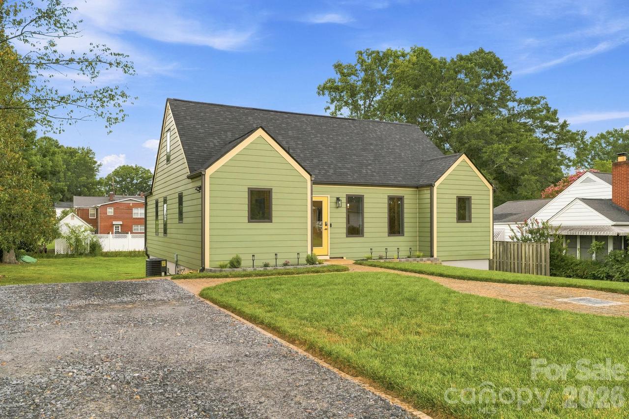 108 W Lee Ave., Bessemer City, NC 28016