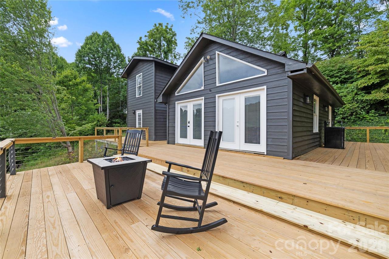 3954 Nc 80 Hwy., Bakersville, NC 28705