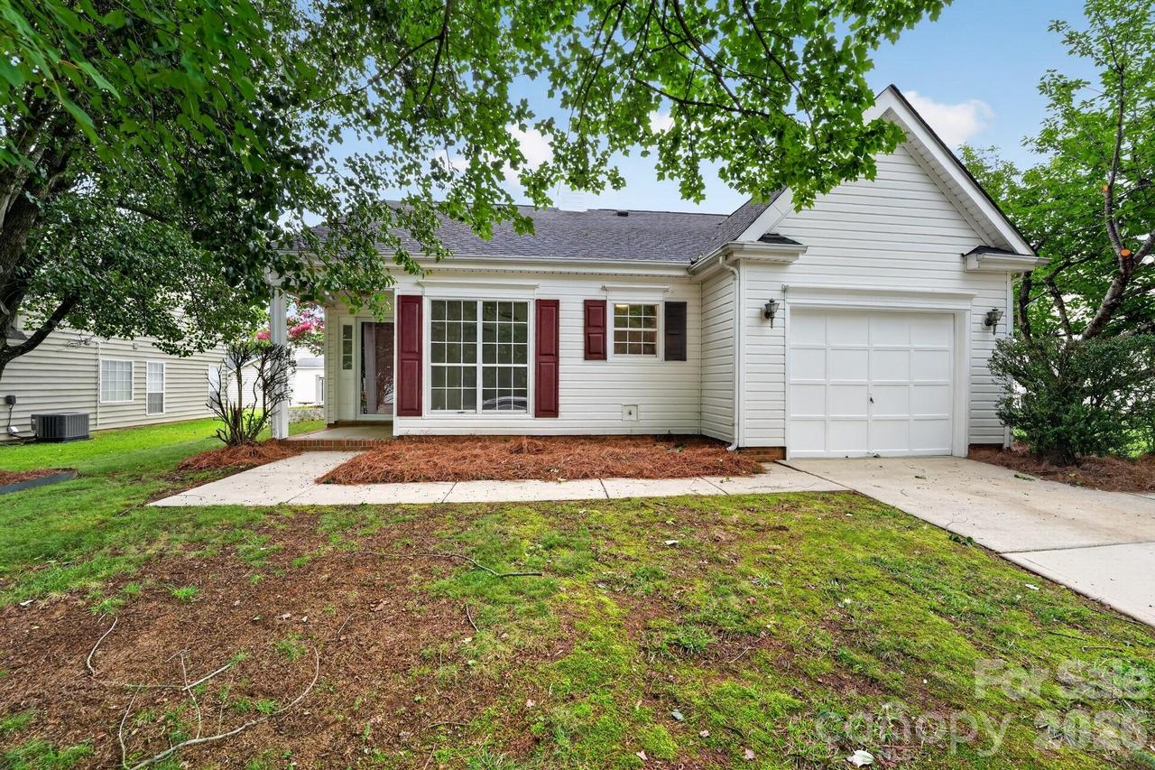 556 Viking Dr., Concord, NC 28025