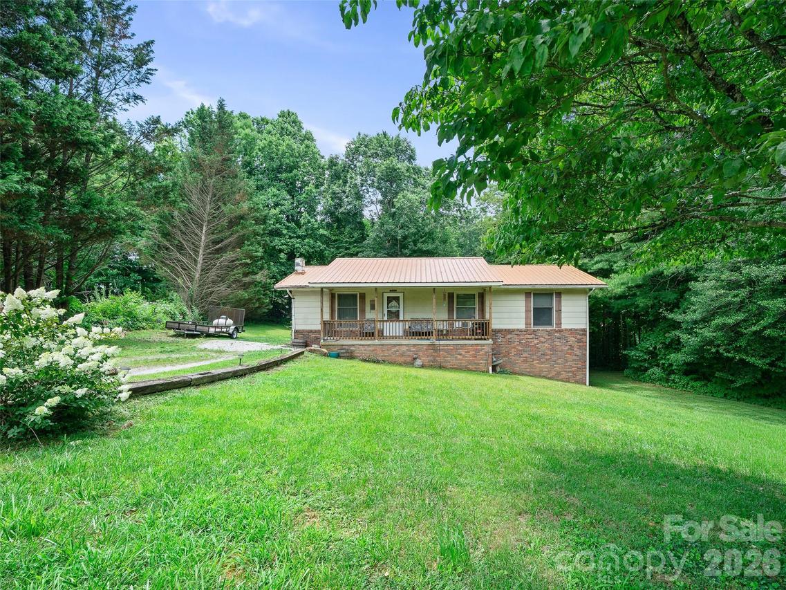 115 Hollifield St., Spruce Pine, NC 28777