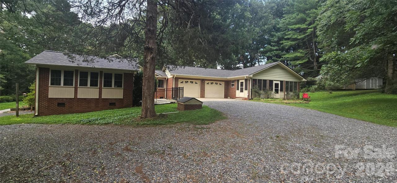 2593 Hickory Hwy., Statesville, NC 28677