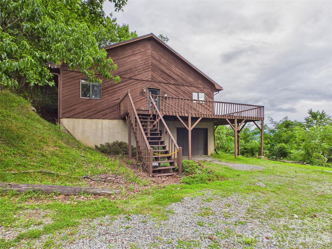 7904 Pinnacle Wind Ln., Lenoir, NC 28645