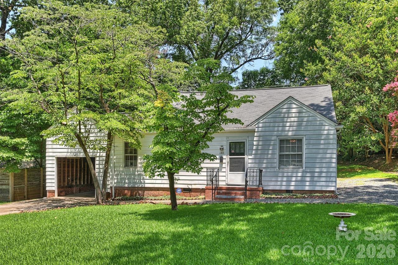 1211 Woodland Dr., Charlotte, NC 28205