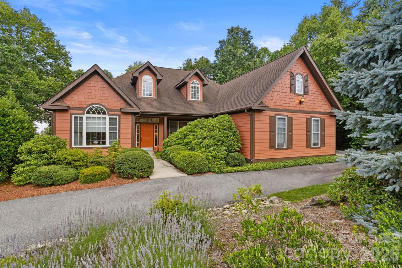 100 Crestgrove Dr., Flat Rock, NC 28731