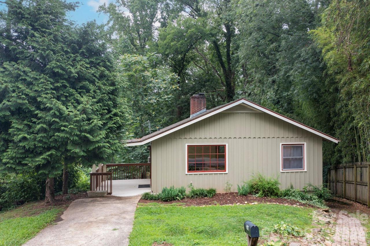176 Chiles Ave., Asheville, NC 28803