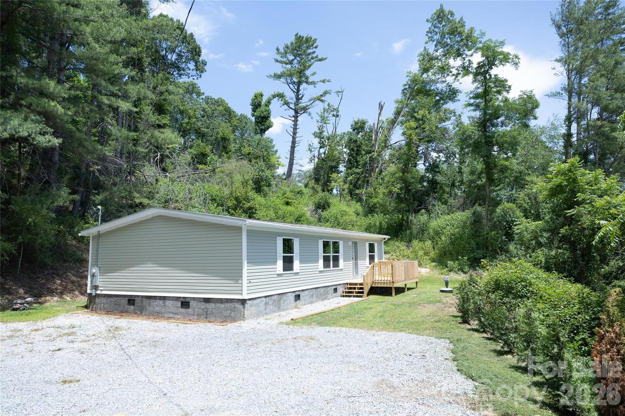 157 Berry St., Spruce Pine, NC 28777