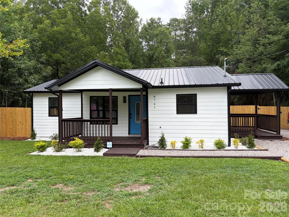 8761 Old Wire Rd., Laurel Hill, NC 28351