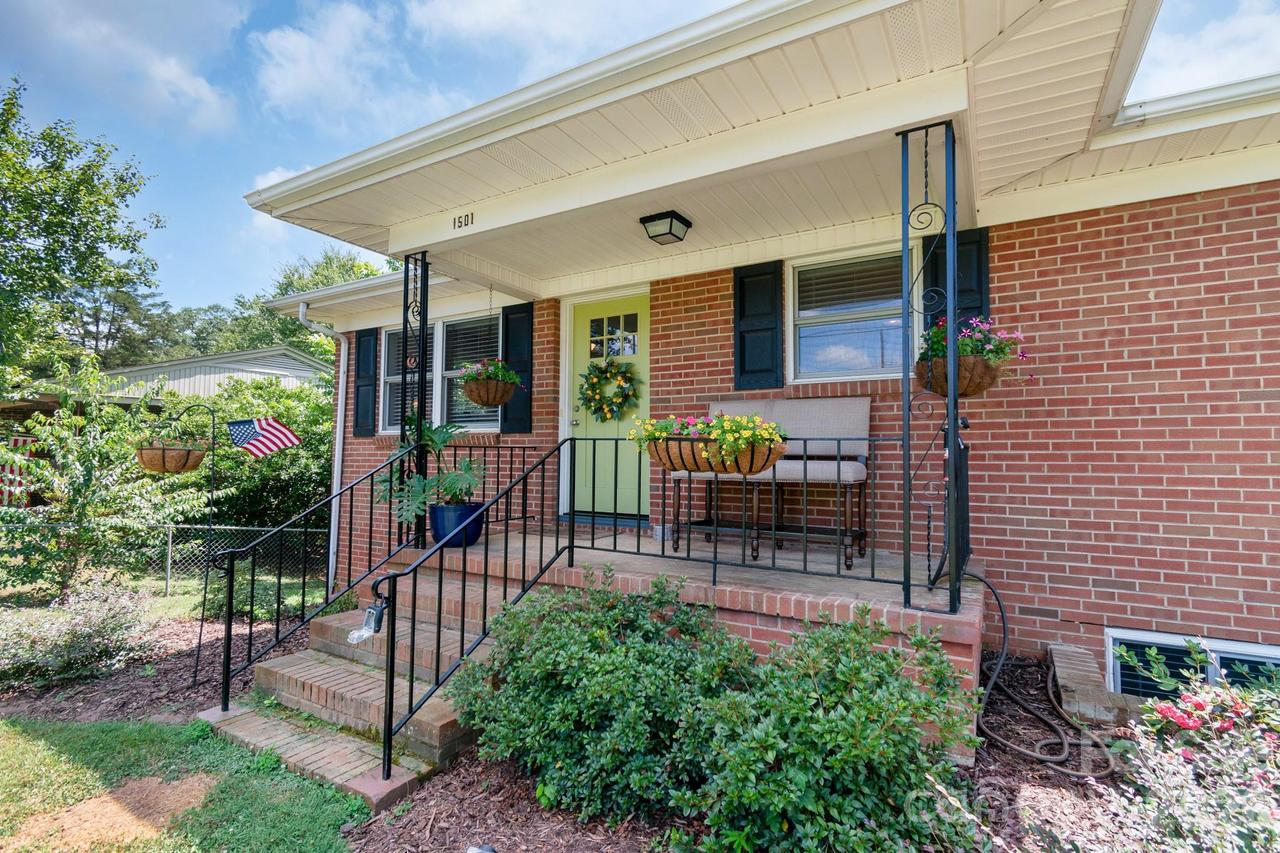 1501 Old Hickory Grove Rd., Mount Holly, NC 28120