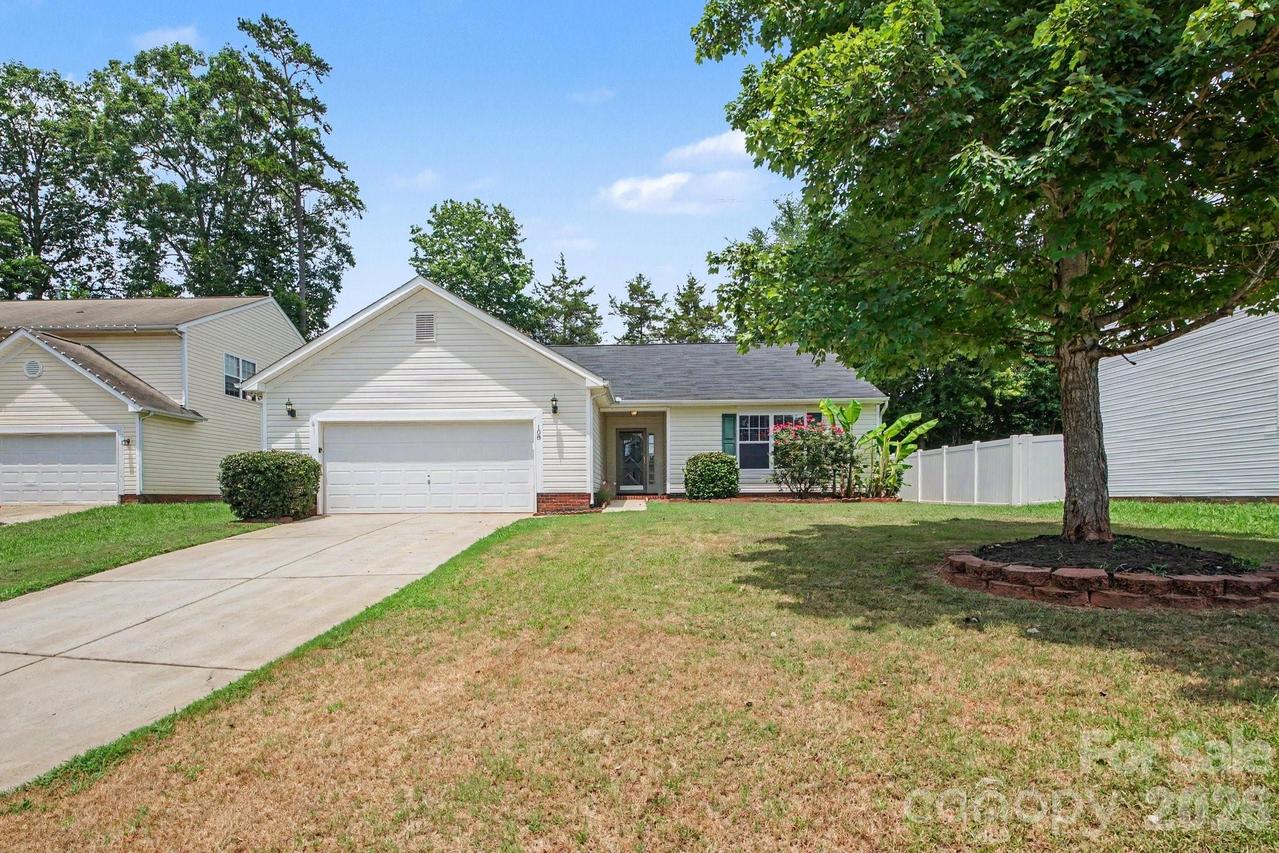 108 Briarwood Ln., Mount Holly, NC 28120