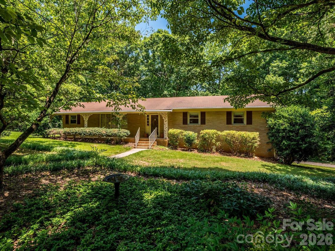 3712 Brookwood Rd., Charlotte, NC 28215