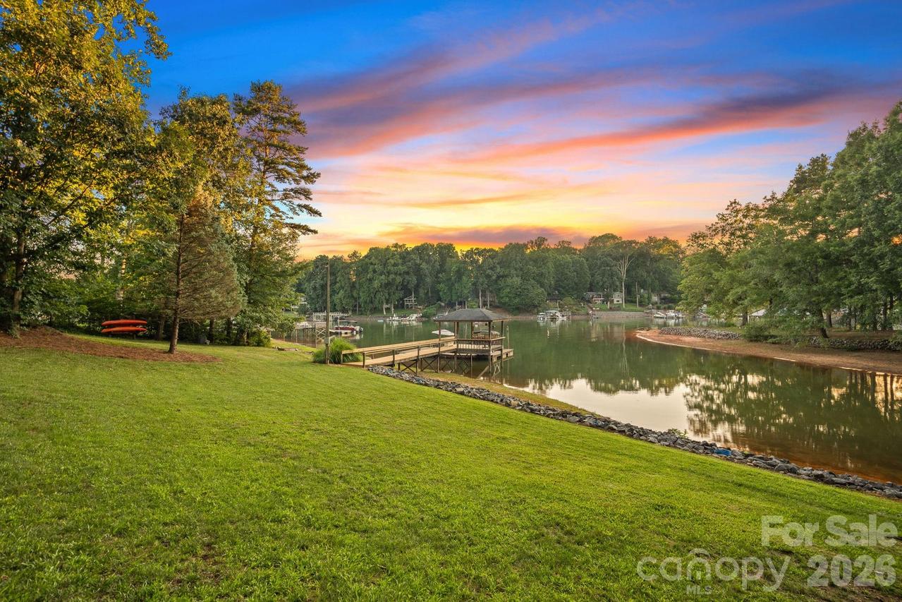 385 Sundown Rd., Mooresville, NC 28117