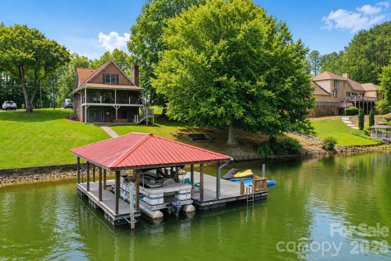 6203 Vandresser Point, Hickory, NC 28601