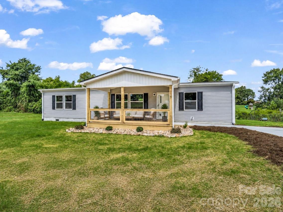 115 Maplewood Knoll Dr., Flat Rock, NC 28726