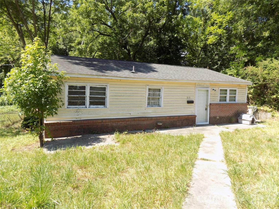 1013 W Sixth Ave., Gastonia, NC 28052