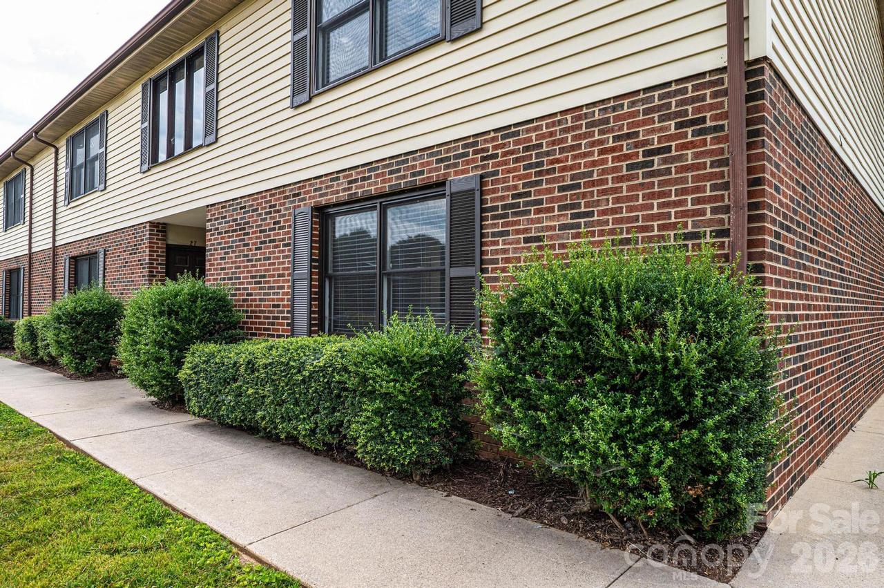 525 12th St. #28, Hickory, NC 28602