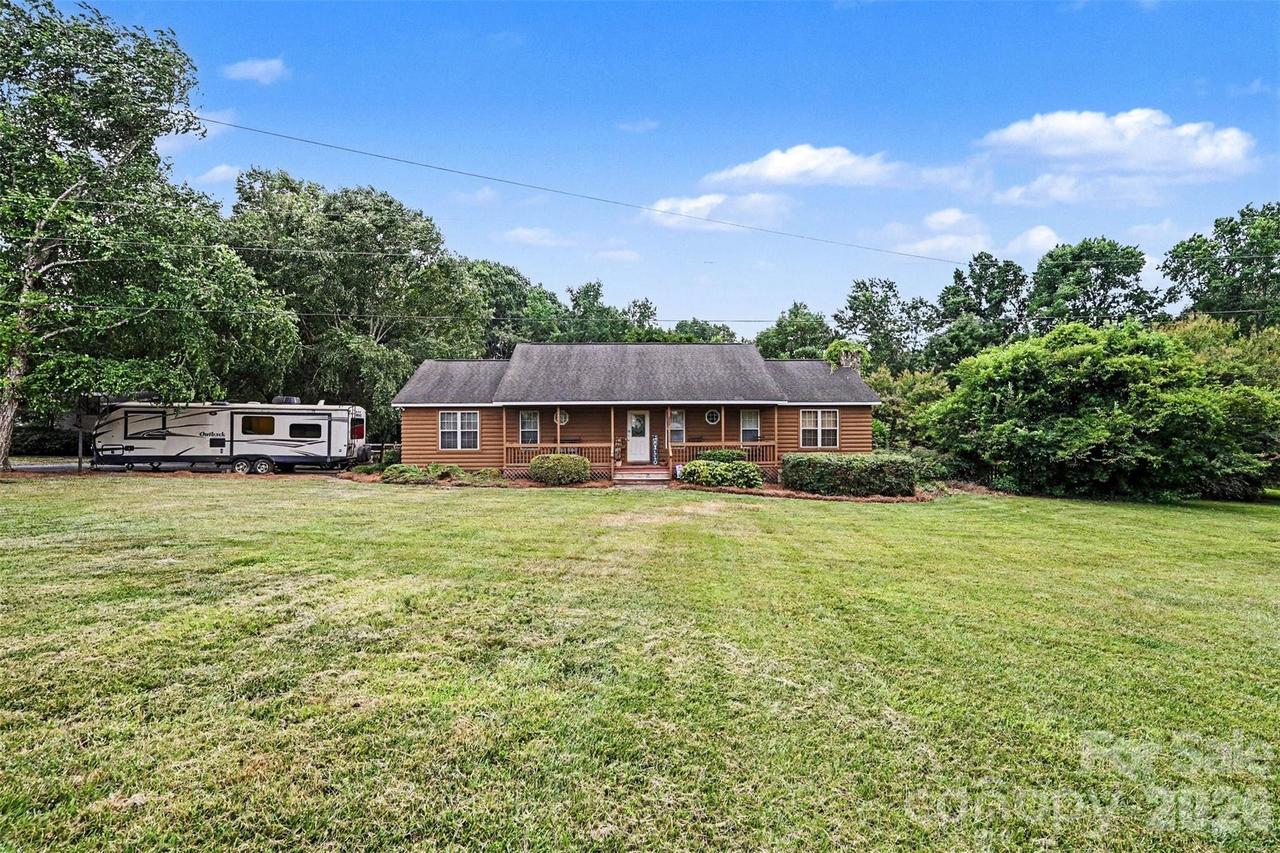 3999 Fincher Rd., Matthews, NC 28104