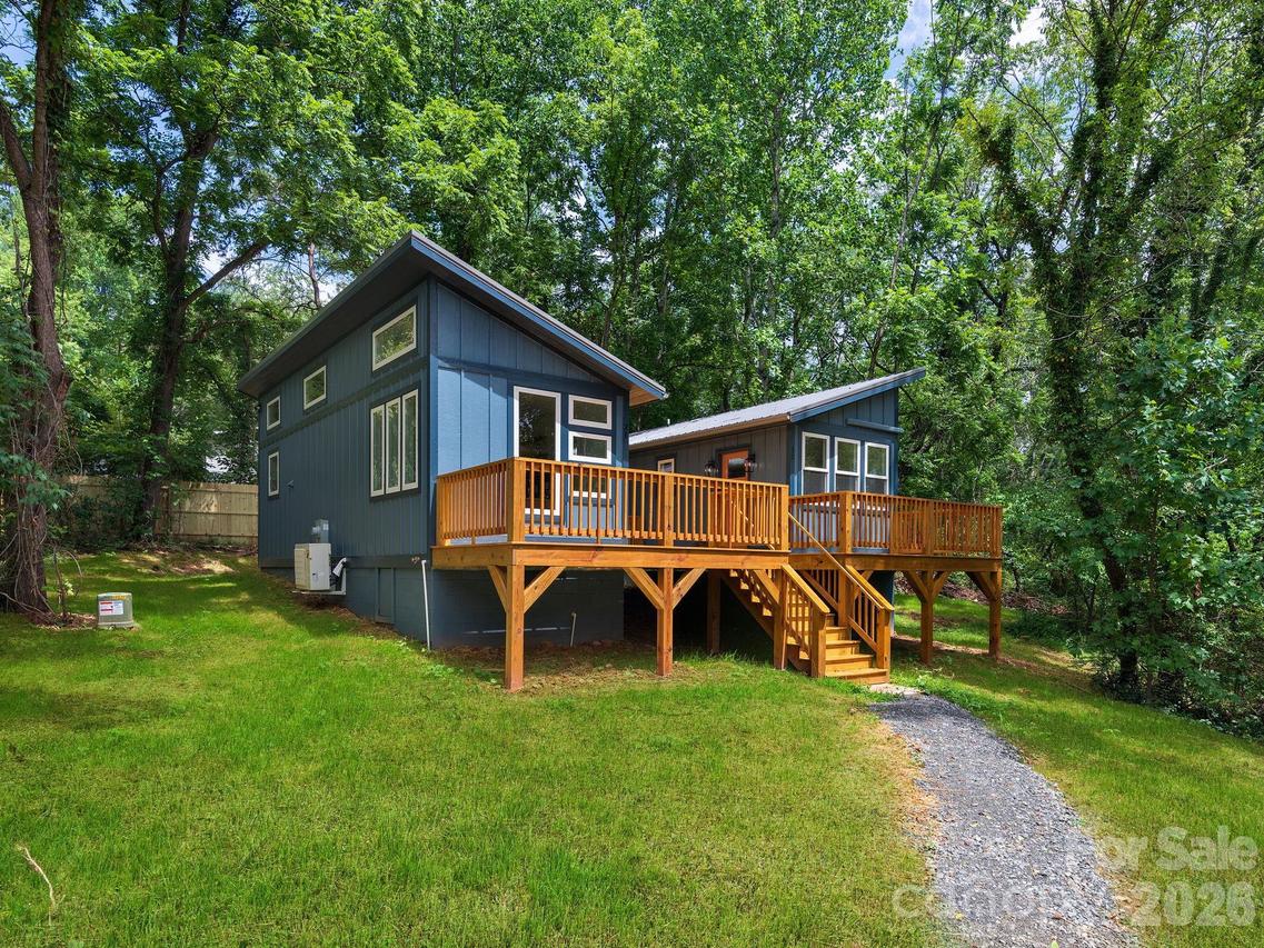 30 Pine Rd., Asheville, NC 28805