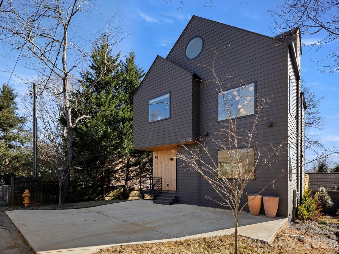 60 Harvard Pl., Asheville, NC 28806