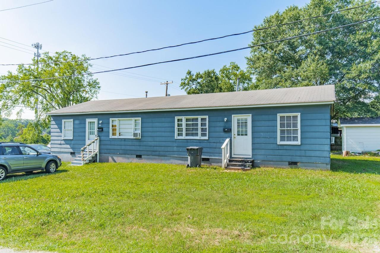 402 E Webb St., Dallas, NC 28034