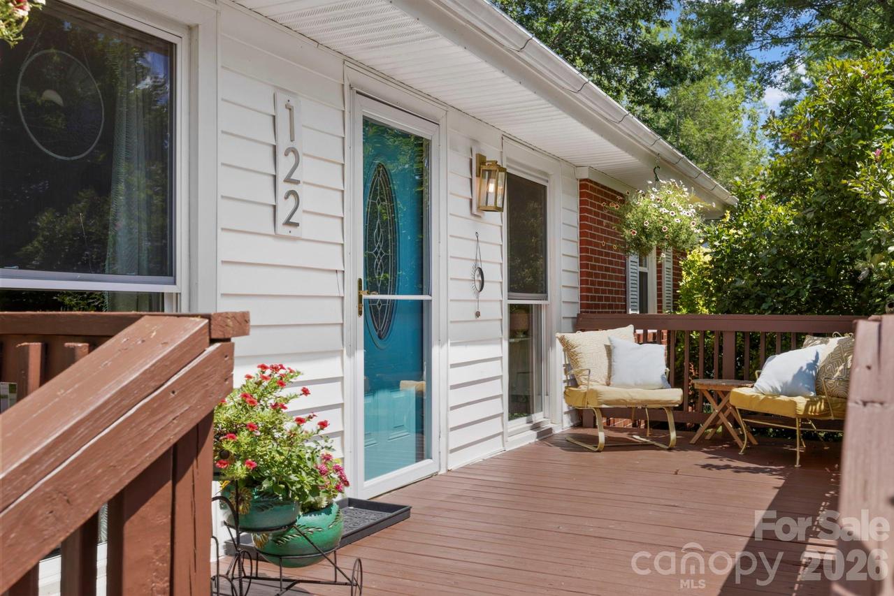 122 Scenic View Dr., Swannanoa, NC 28778
