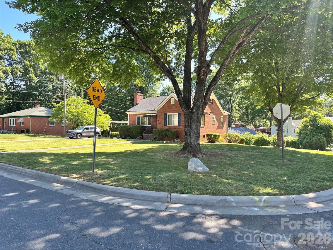 600 W Cama St. #8, Charlotte, NC 28217