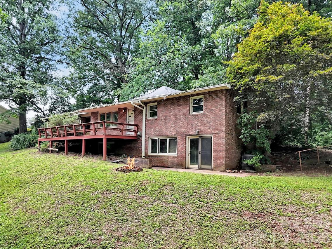 101 Cactus Loop, Sylva, NC 28779