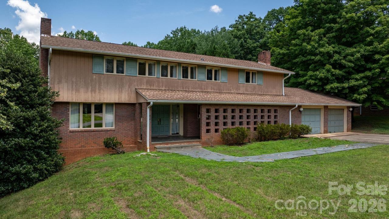 1335 36th Avenue Dr. #20-27/D, Hickory, NC 28601
