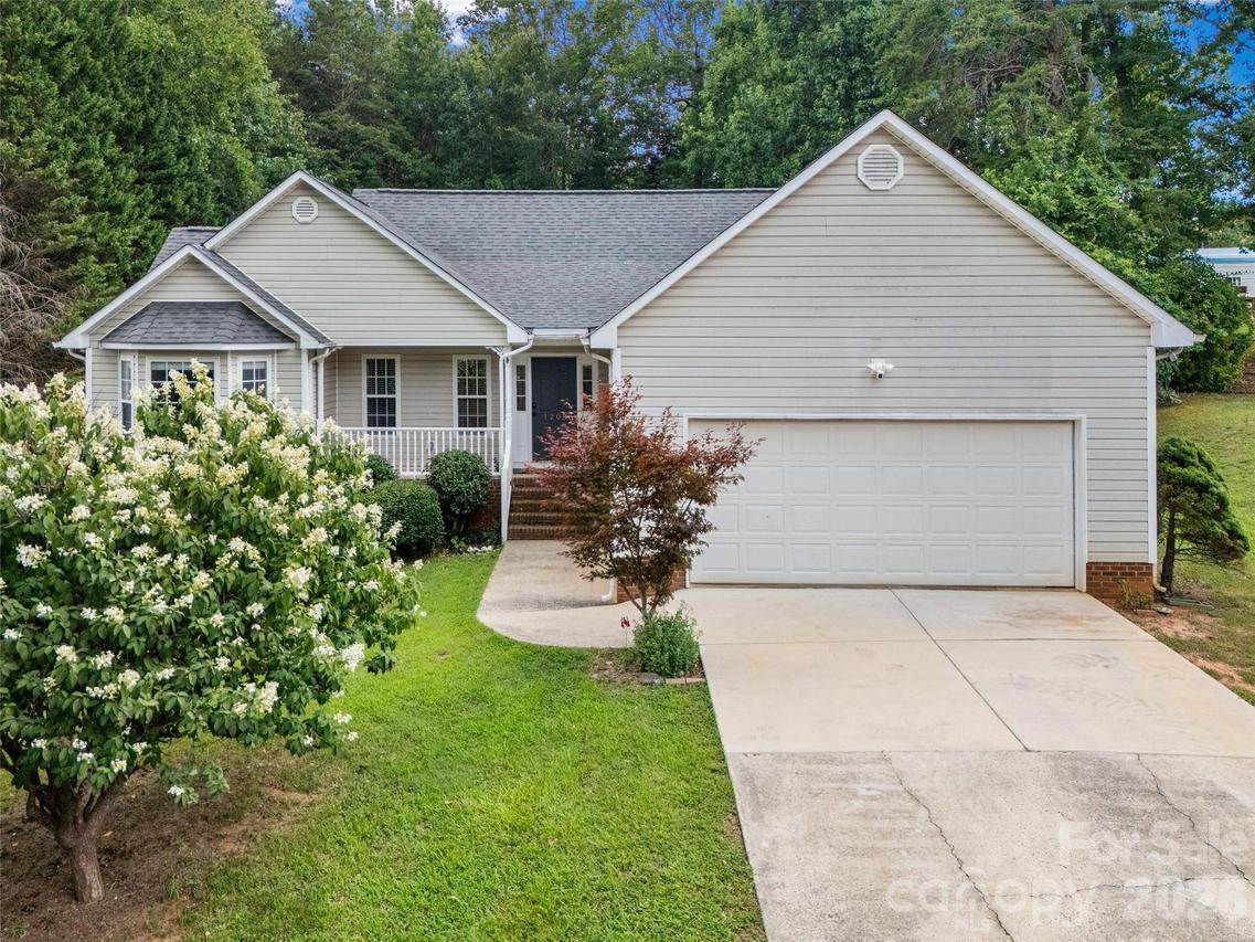 1208 Courtney Cove Ct., Gastonia, NC 28052