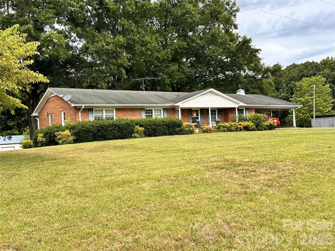 129 Woodvale Dr., Mocksville, NC 27028