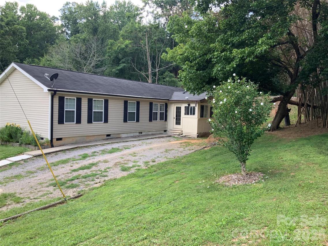 129 Concord Rd., Asheville, NC 28803