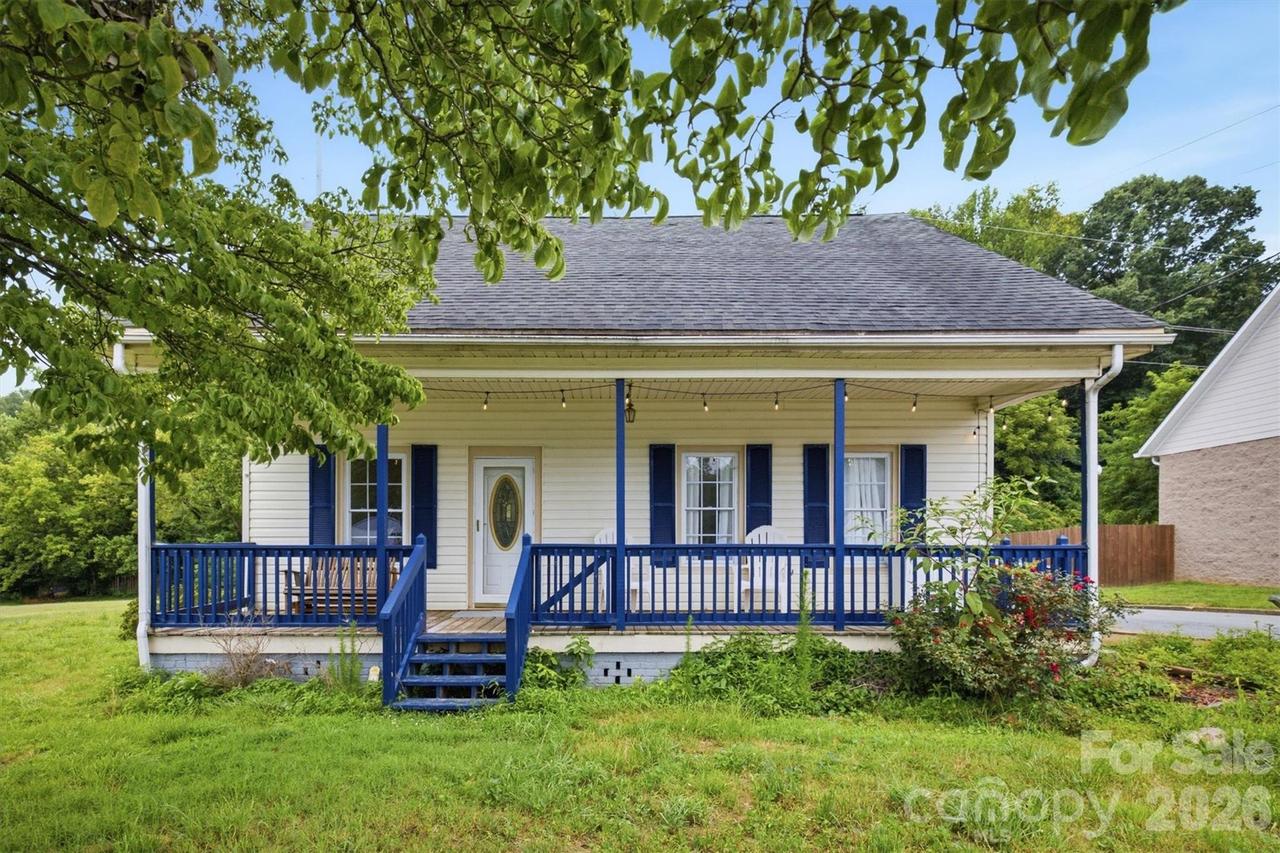 302 Catawba Ave., Hickory, NC 28601