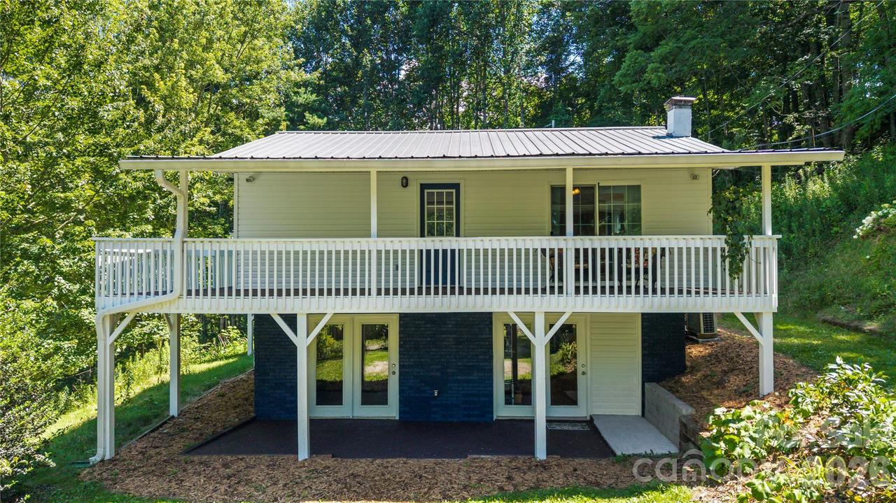 2879 Chandler Creek Rd., Mars Hill, NC 28754
