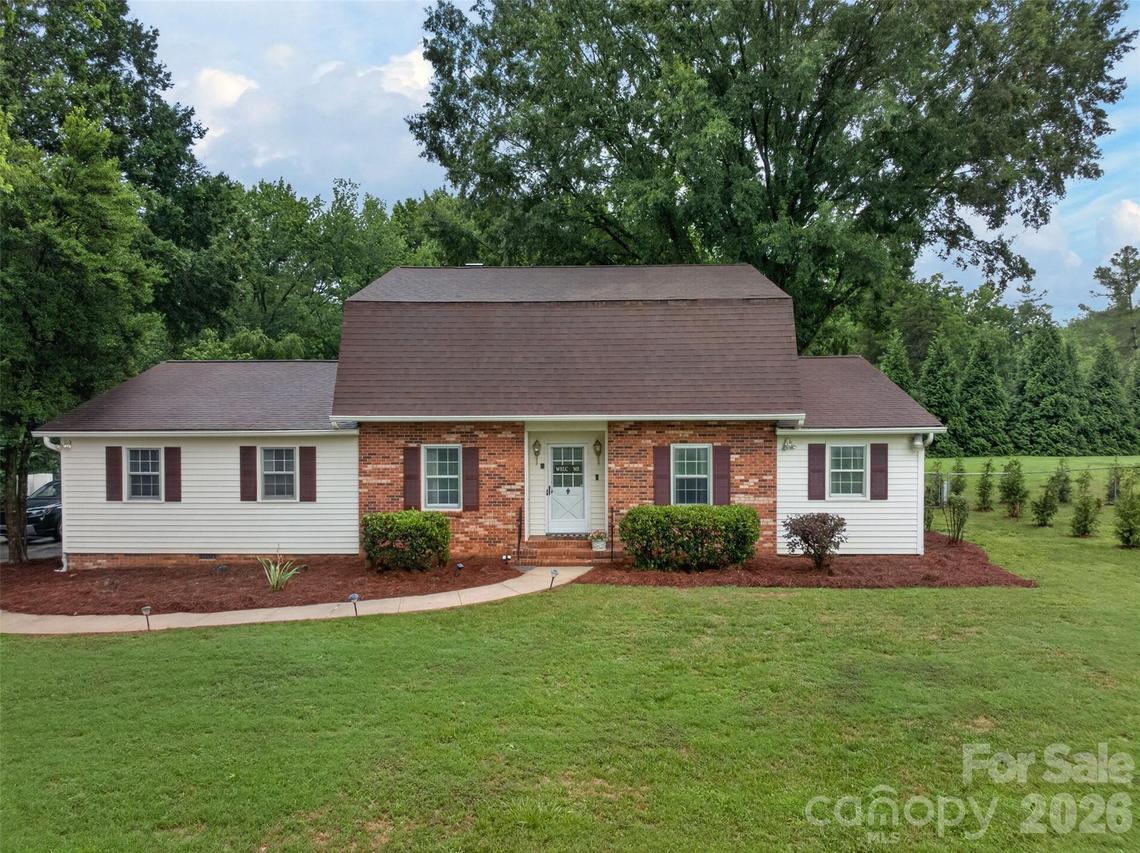 140 Raintree Rd., Advance, NC 27006