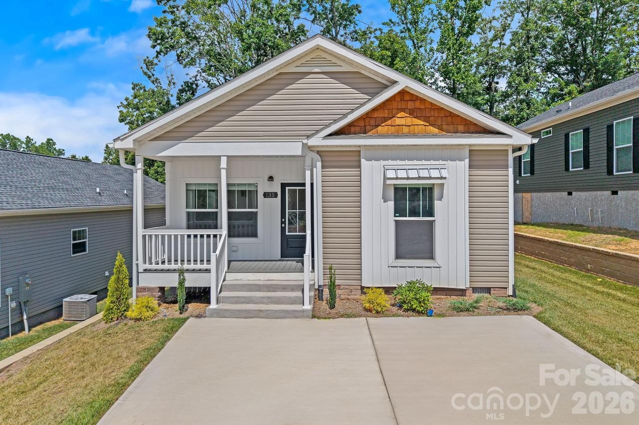 135 Bellamy Rd., Asheville, NC 28806