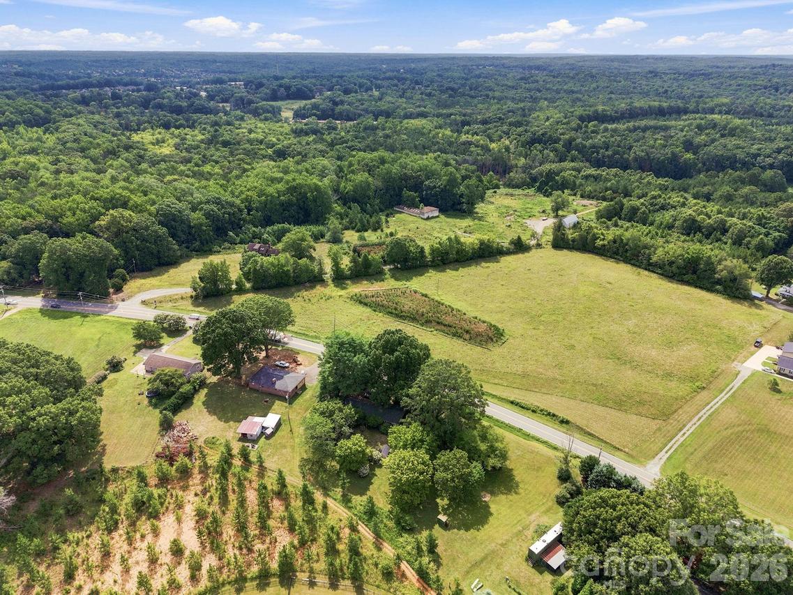 601 Faith Rd., Mooresville, NC 28115