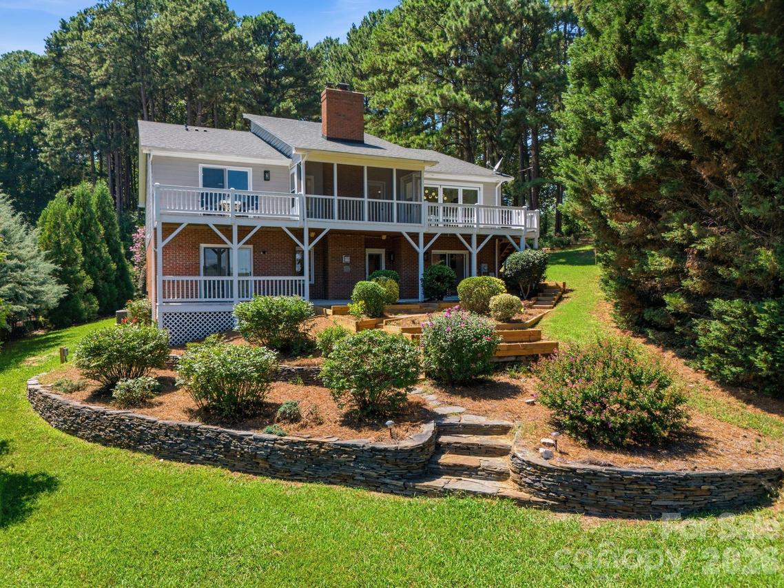 2494 Cherry Ln., Denver, NC 28037