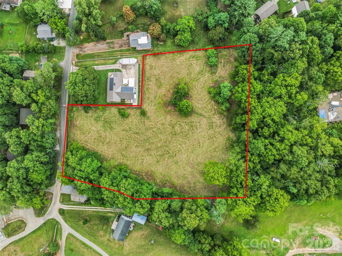 99999 Daniel Rd. #3, Asheville, NC 28806