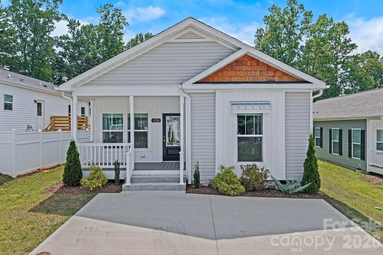 128 Bellamy Rd., Asheville, NC 28806