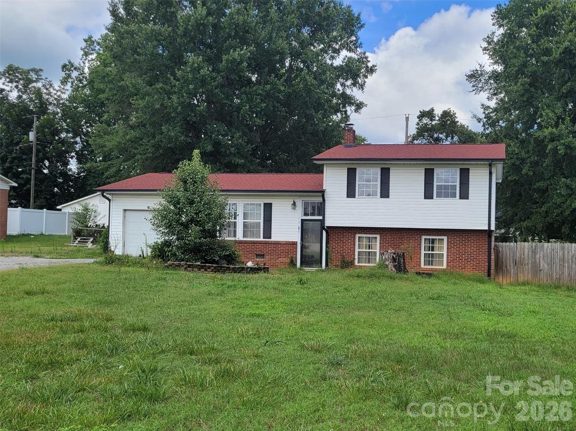 1009 E Church St., Cherryville, NC 28021