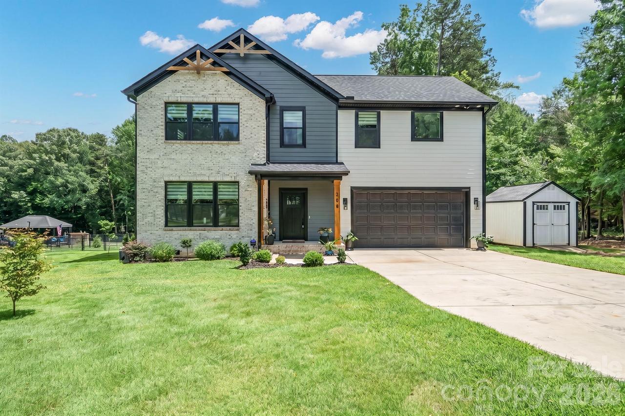 208 Morris Farm Rd., Stanley, NC 28164