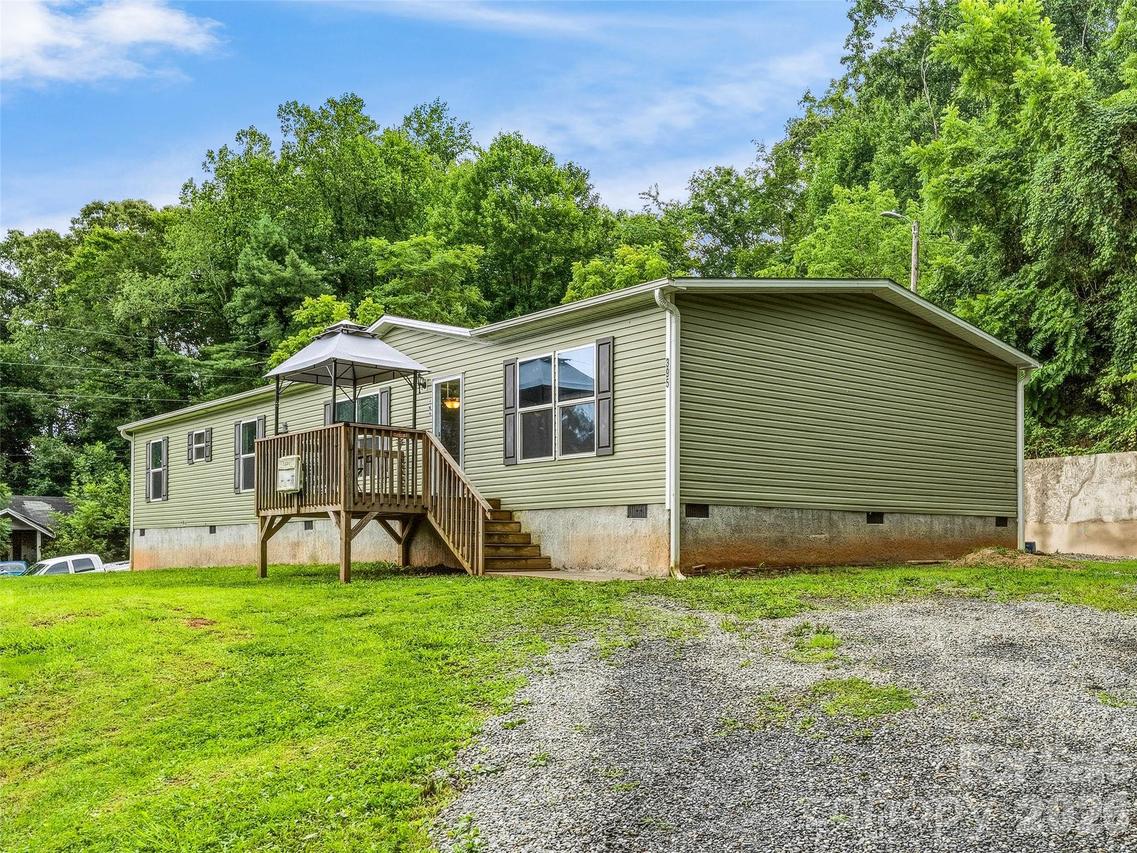 395 Old Us 19 23 Hwy., Candler, NC 28715