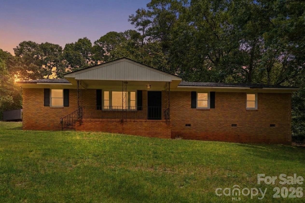 313 Park Terrace Dr., Belmont, NC 28012
