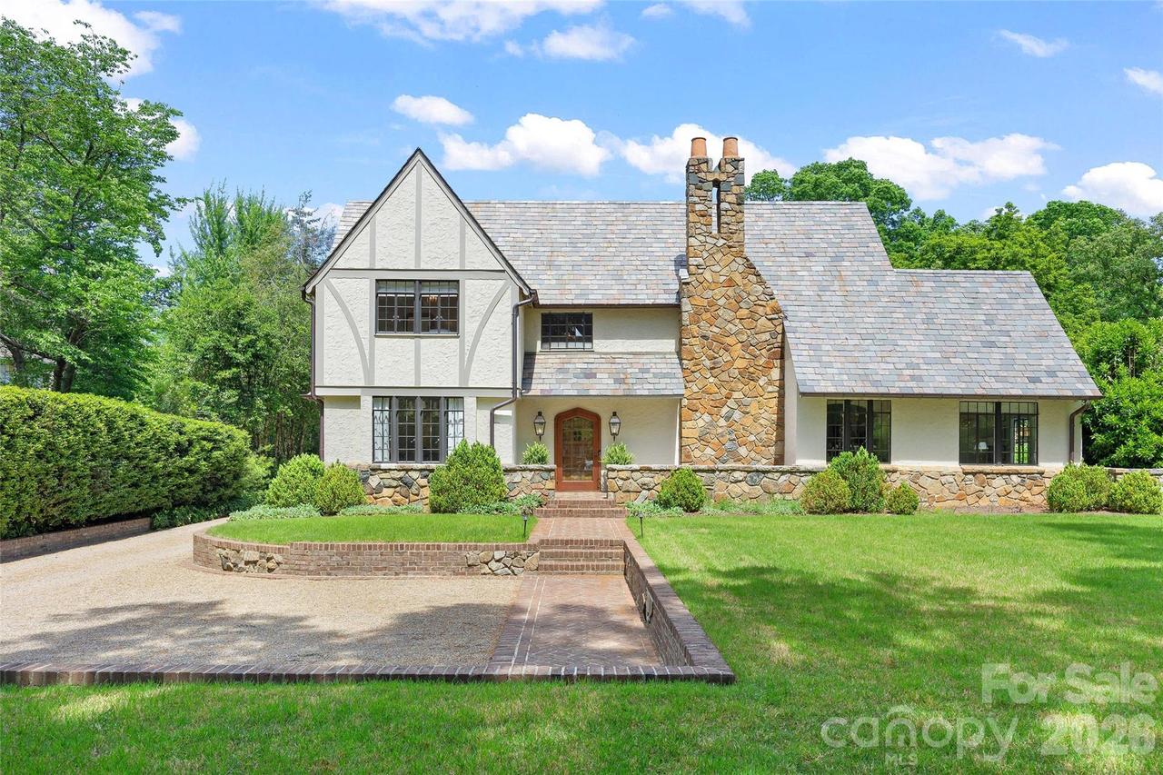 2235 Radcliffe Ave., Charlotte, NC 28207