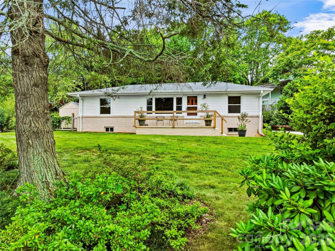 57 Langwell Ave., Asheville, NC 28806