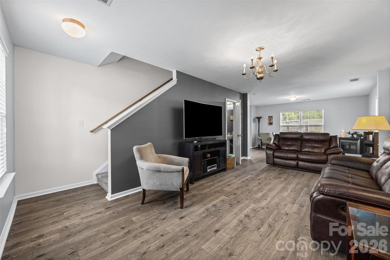 1772 Eastway Dr., Dallas, NC 28034