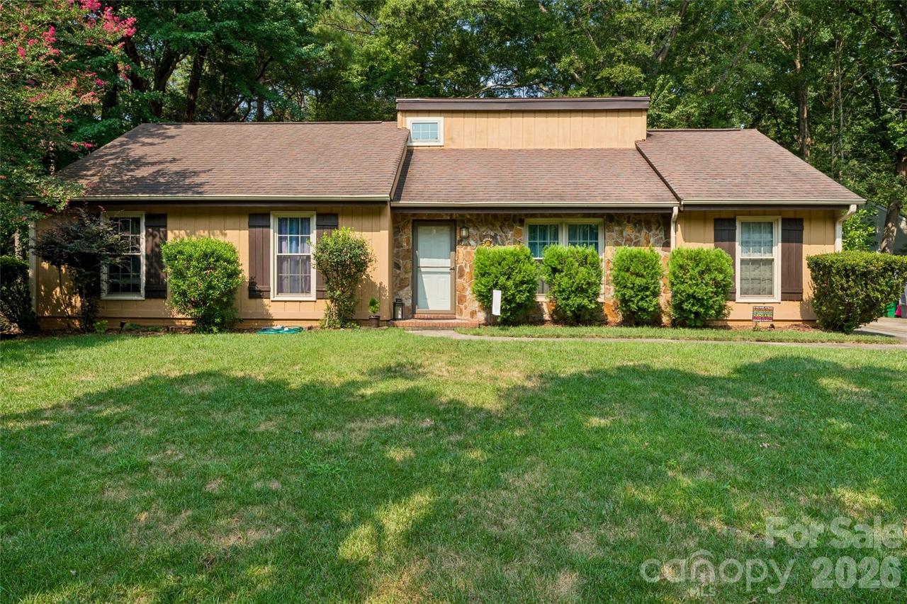 4737 Autumn Leaf Ln., Charlotte, NC 28277