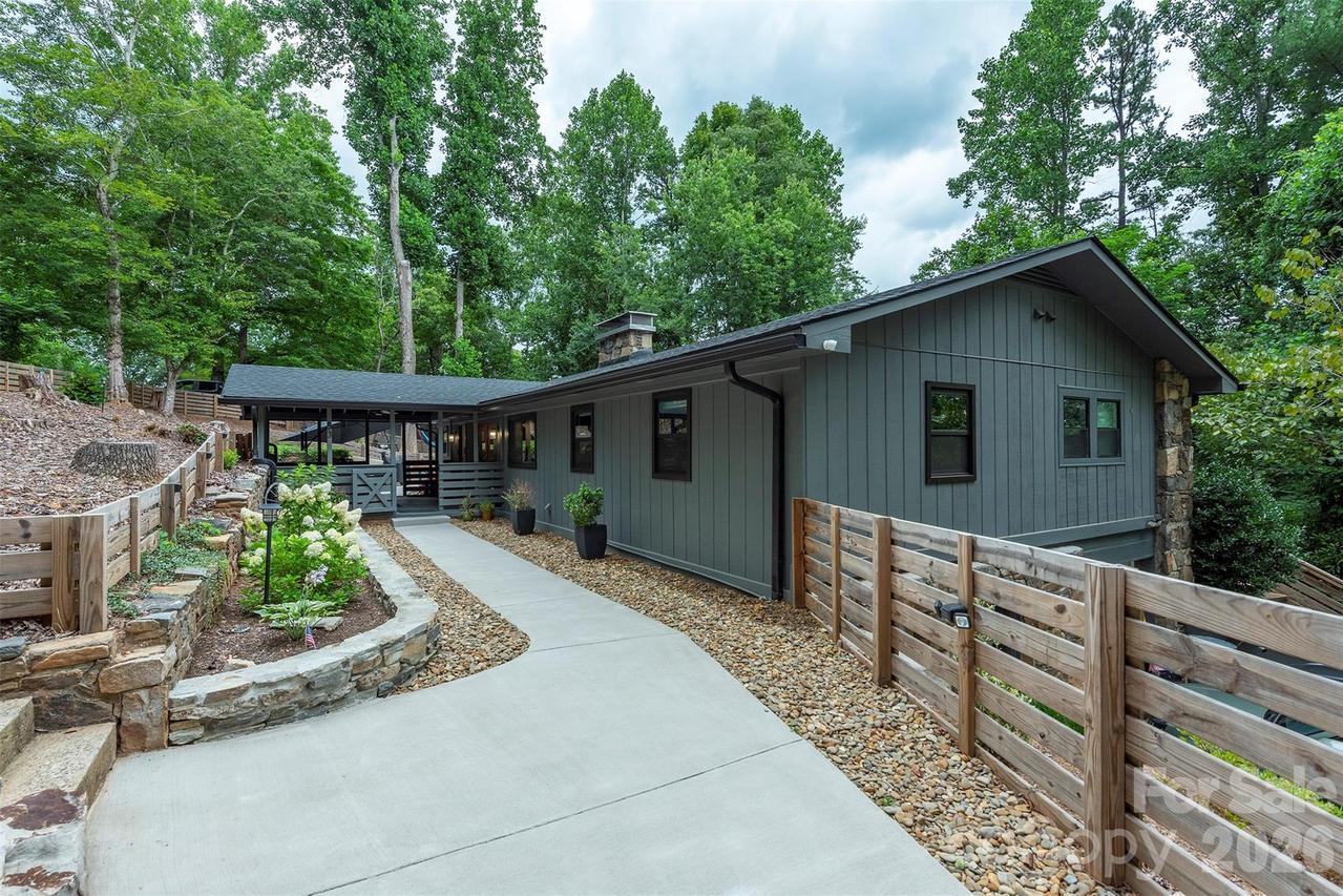 53 Vanderbilt Ter., Asheville, NC 28806