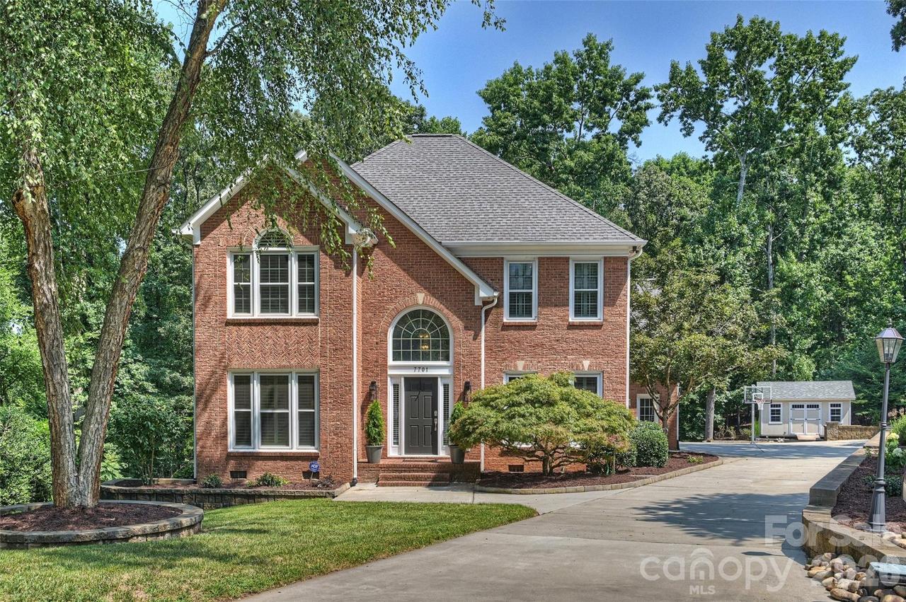 7701 Walthall Ct., Charlotte, NC 28210