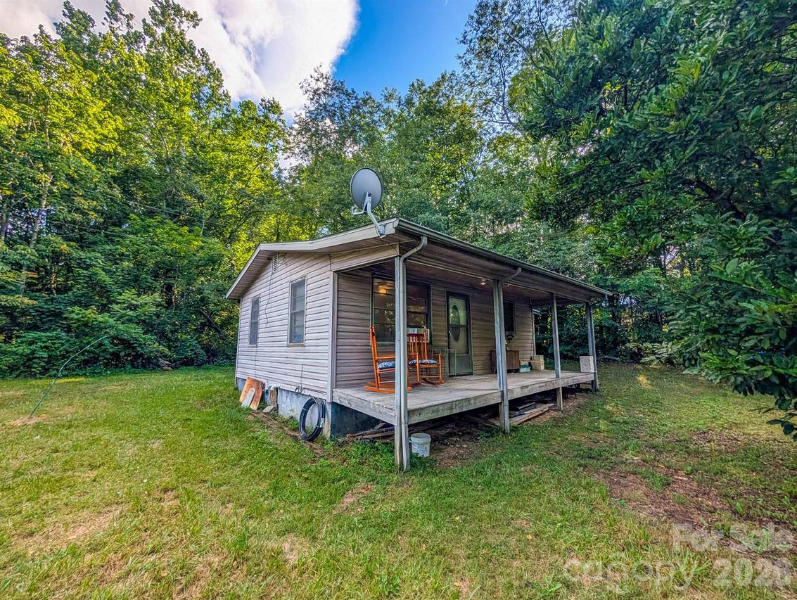 172 Lower Browns Creek Rd., Burnsville, NC 28714