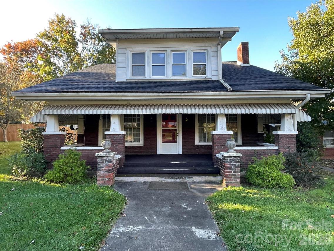 318 Academy St., Canton, NC 28716